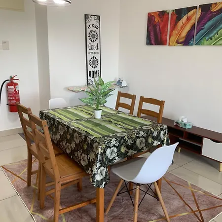 Anis Seraya Putrajaya Homestay Exterior photo